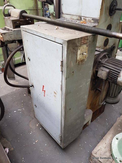 Frézka konzolová FU 25 (2941 vymenit-Frezka konzolova FU 25 (9). Frézka konzolová FU 25 (9).jpg)